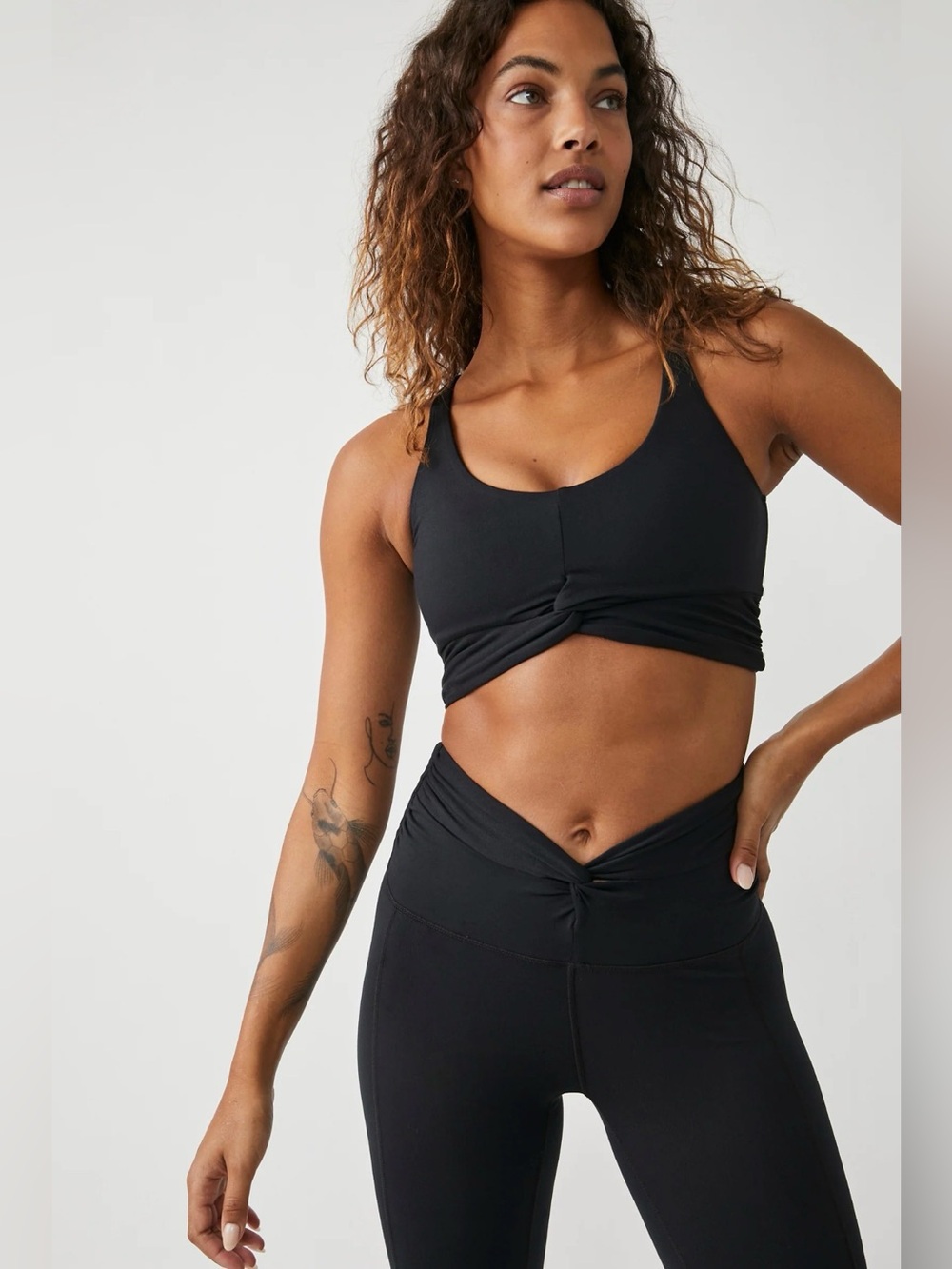 Free people movement BREATHE DEEPER BRA -
BLACK